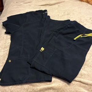 Blue Wonder Wink four stretch scrub set